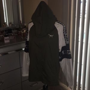 Olive green sparkle wind breaker